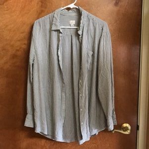 Women’s striped long sleeve button up with pocket